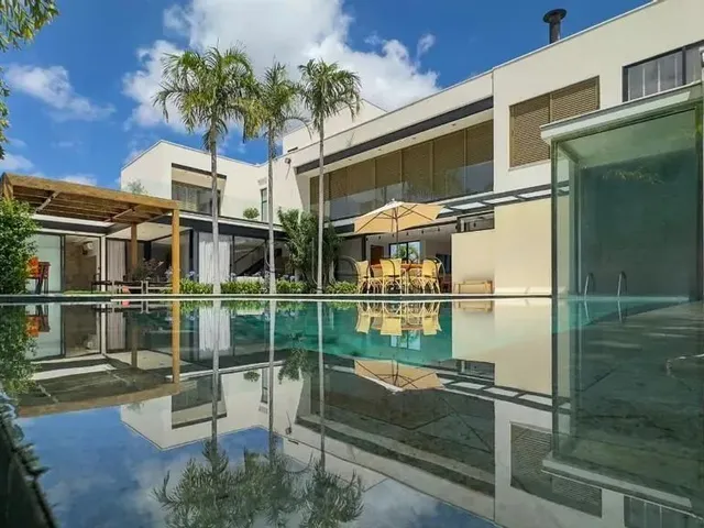 Imagem 1: Sobrado À Venda em Campinas, Alphaville Dom Pedro, com 4 Suítes, com 745 M²