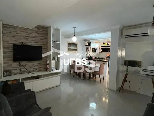 Imagem: Casa de Esquina no Condomínio Costa Verde