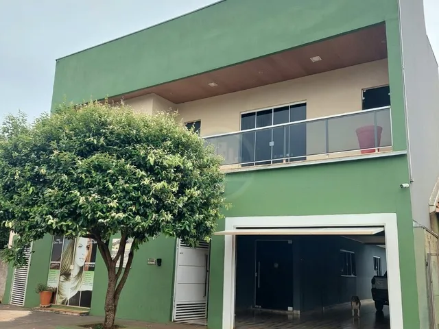 Imagem: A casa possui 4 Dormitórios, 2 Suítes, 4 Banheiros, 4
