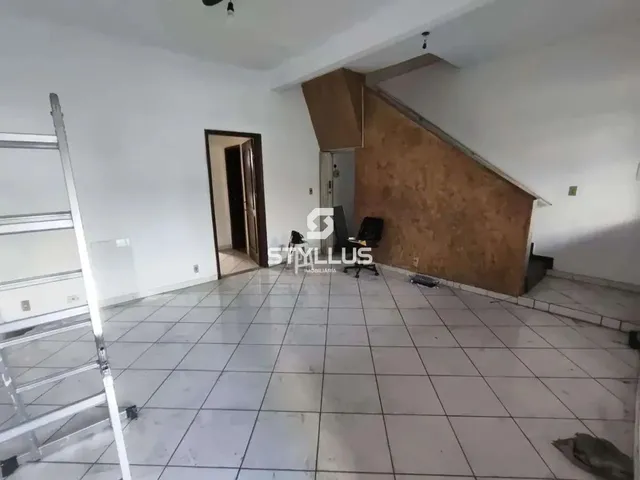Imagem 4: Casa Triplex Exclusiva e Espaçosa no Méier com Localização Privilegiada! M69N