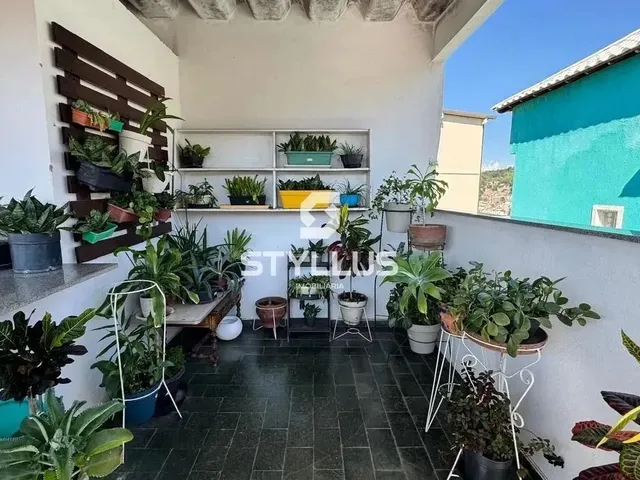 Imagem: Apartamento Tipo Casa de 4 Quartos em Lins