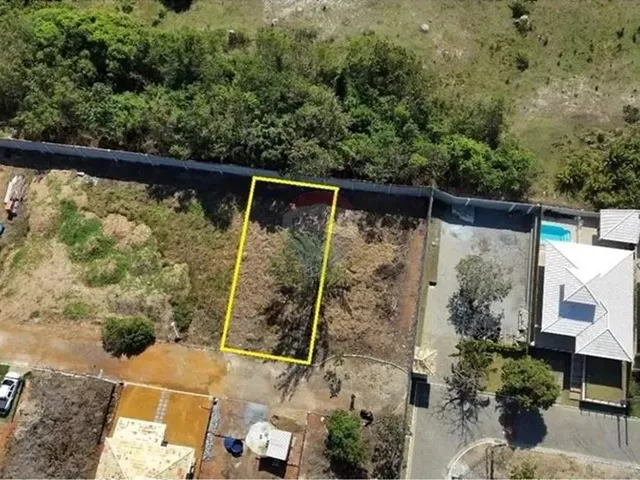 Imagem: À Venda Terreno Plano em Condomínio na
