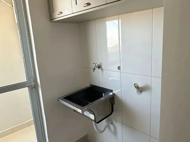 Imagem 2: Apartamento com 2 Quartos para Alugar com Armários Planejados