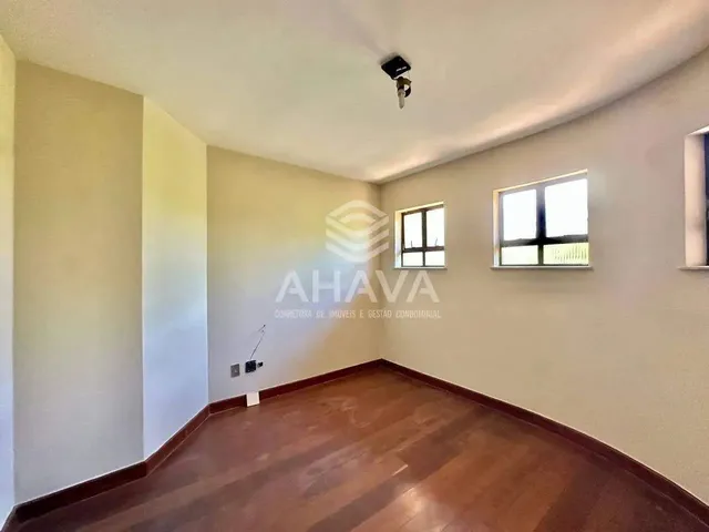 Imagem 11: Casa com 5 Quartos Sendo 2 Suítes À Venda , 360M², Itapoã, Próximo À Avenida Pedro