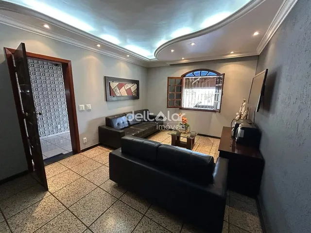 Imagem: Casa com 4 Quartos, 1 Suíte e 6 Vagas para