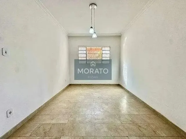 Imagem 4: Casa com 5 Quartos Sendo 2 Suítes com 5 Vagas de Garagem no Bairro Itapoã
