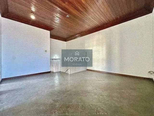 Imagem 12: Casa com 5 Quartos Sendo 2 Suítes com 5 Vagas de Garagem no Bairro Itapoã