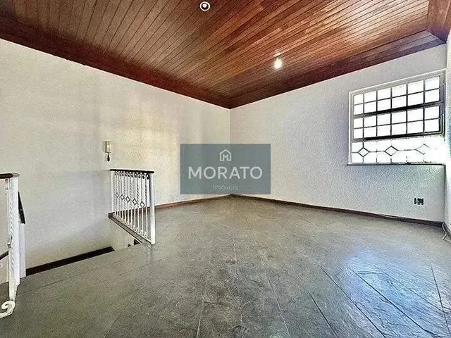 Imagem 13: Casa com 5 Quartos Sendo 2 Suítes com 5 Vagas de Garagem no Bairro Itapoã
