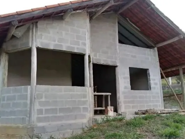 Imagem: Vendo Pequena Chácara para Ser Terminada