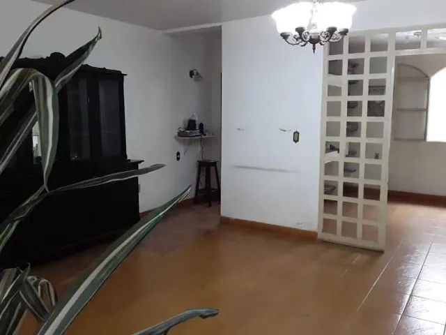 Imagem 5: Imóvel Comercial para Aluguel e Venda com 450 Metros Quadrados com 4 Quartos