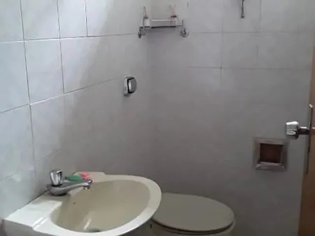 Imagem 9: Imóvel Comercial para Aluguel e Venda com 450 Metros Quadrados com 4 Quartos