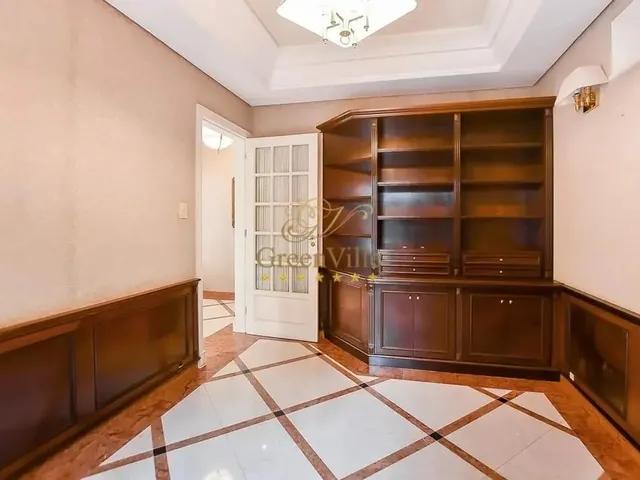 Imagem 12: São Lourenço, Casa Triplex, Desocupada, com Local para Elevador de Carga, Condomínio