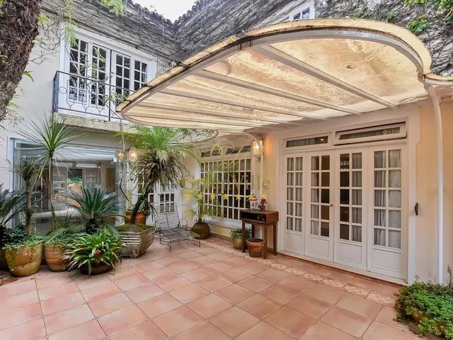 Imagem 9: São Lourenço, Casa Triplex, Desocupada, com Local para Elevador de Carga, Condomínio