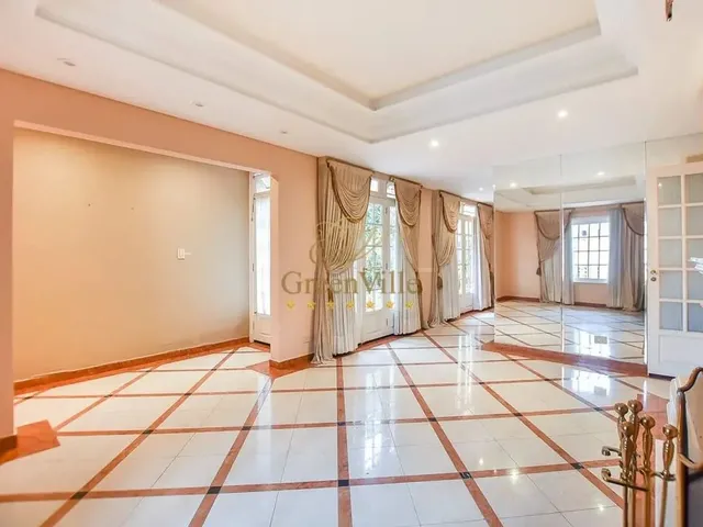Imagem 11: São Lourenço, Casa Triplex, Desocupada, com Local para Elevador de Carga, Condomínio