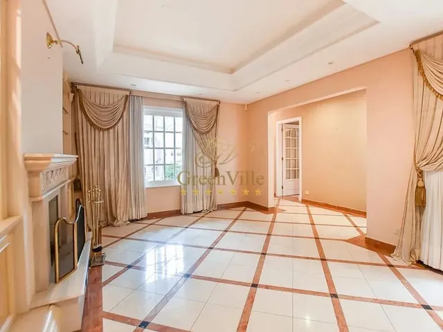 Imagem 7: São Lourenço, Casa Triplex, Desocupada, com Local para Elevador de Carga, Condomínio