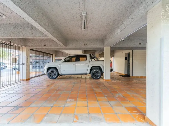 Imagem 2: Apartamento no Edifício Iracema, 03 Quartos, 01 Vaga, Retrofit, Alto da Rua Xv, Curitiba