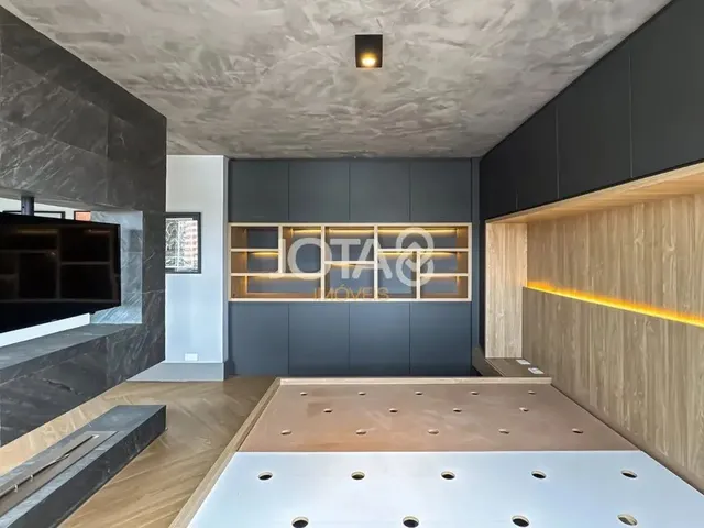 Imagem 2: Apartamento Repaginado no Batel com 3 Quartos e 256M2 Apartamento 3 Quartos no Batel - J8