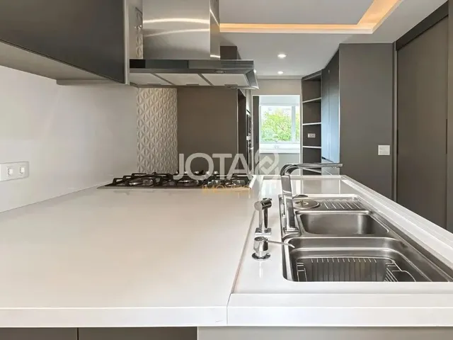 Imagem 9: Apartamento Repaginado no Batel com 3 Quartos e 256M2 Apartamento 3 Quartos no Batel - J8