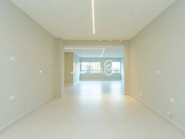 Imagem 3: Apartamento Totalmente Reformado em Ótima Localização Apartamento Totalmente Reformado