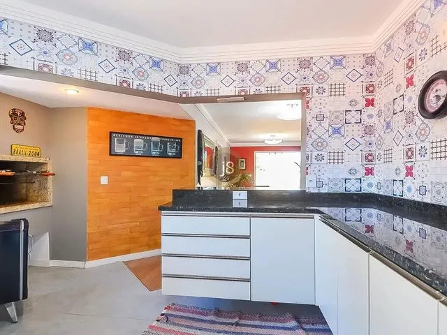 Imagem 9: Apartamento Ensolarado de 3 Quartos no Ahú Apartamento de 3 Quartos no Ahú - J8 Imóveis