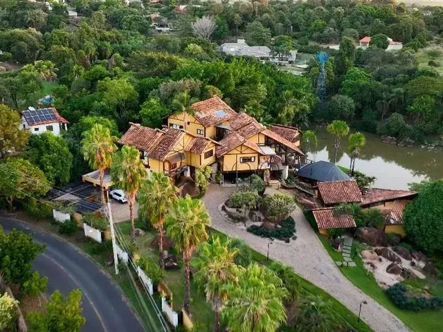 Imagem: Casa À Venda com 4 Suítes no Residencial