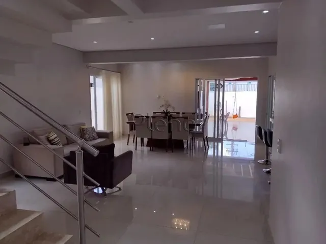 Imagem: Sobrado À Venda com 3 Suítes no Villa