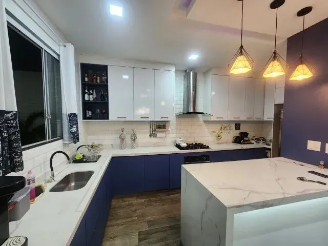 Imagem 9: Jardim Versailes, Mobiliada, Vendo/Alugo, 2 Pisos, 3 Suítes Piscina, Churrasqueira, 2