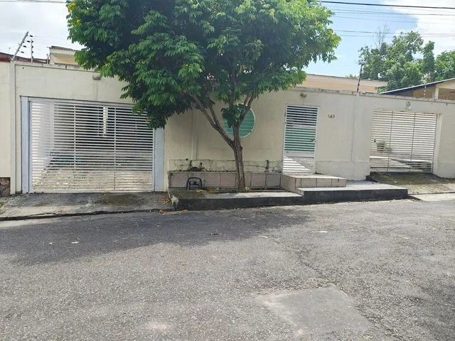 Imagem 2: Alugo Linda Casa Parcialmente Mobiliada e Climatizada com 4 Suites
