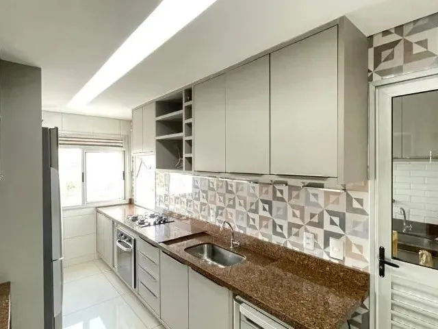 Imagem 2: Alugo Singolare com 132M2, 3 Suítes em Adrianópolis, Mobiliado