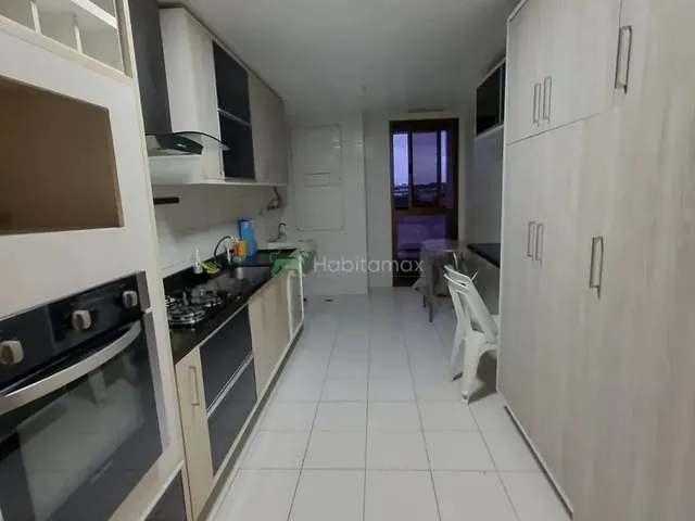 Imagem 11: Apartamento Disponivel no Thiago de Mello para Locaçao, 3 Quartos e Uma Vaga de Garagem