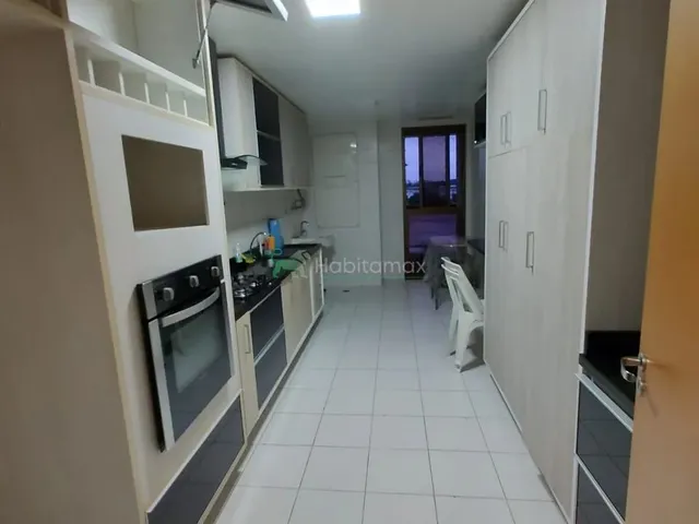 Imagem 10: Apartamento Disponivel no Thiago de Mello para Locaçao, 3 Quartos e Uma Vaga de Garagem