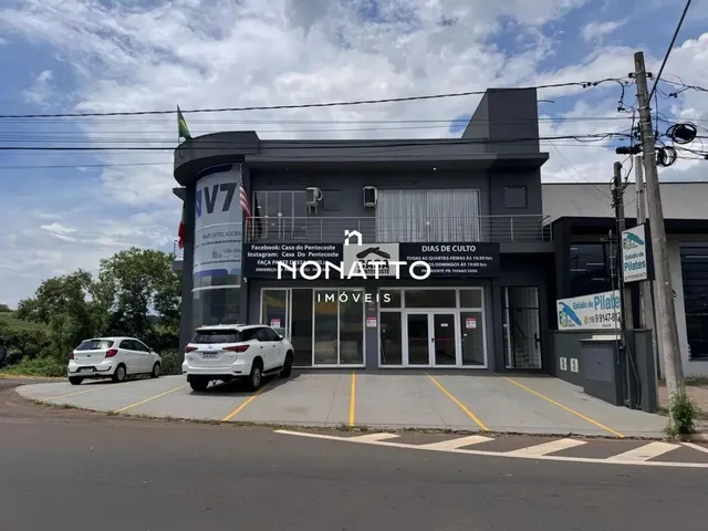 Imagem: O depósito possui 4 Banheiros, 5 Vagas na garagem, 732m²
