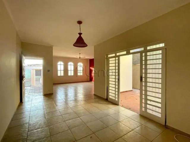 Imagem: Casa À Venda com 3 Quartos no Chácara