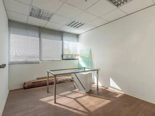 Imagem 2: Sala Comercial com 1.188M², Pertinho do Metrô !