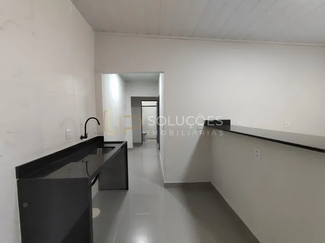 Imagem 3: 2 Quartos | Condomínio | Portão Eletrônico | IPTU Desmembrado