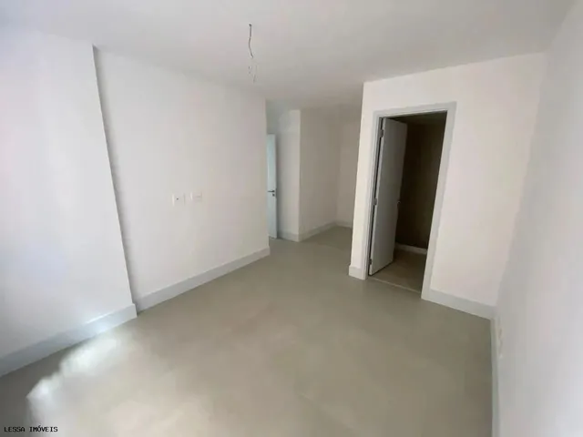 Imagem 3: Apartamento para Locação em Niterói, Icaraì, 3 Dormitórios, 1 Suíte, 2 Banheiros, 2