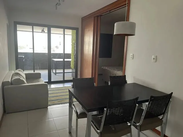 Imagem: O apartamento possui 1 Dormitório, 1 Banheiro, 1 Vaga na
