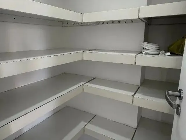 Imagem 6: Cobertura Duplex na Pituba para Locação com 3/4 Sendo 1 Suíte, Bem Localizada, 2 Vagas