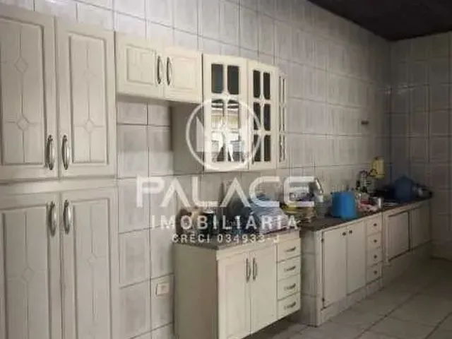 Imagem: Casa de Rua Térrea / Residencial / Centro