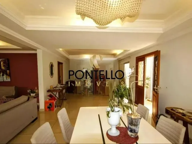 Imagem: Casa À Venda com 420M², 4 Quartos e 3
