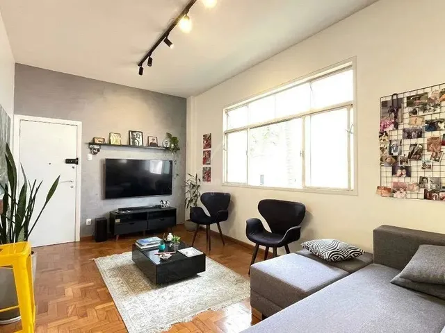 Imagem: 61562) À Venda - Apartamento com 3 Quartos