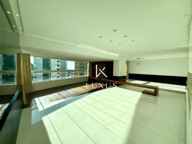 Imagem: Apartamento com 4 Dormitórios À Venda