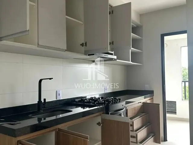 Imagem: O apartamento possui 2 Dormitórios, 1 Suíte, 1 Banheiro,