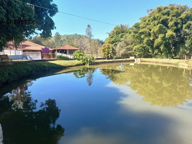Imagem: A fazenda possui 3 Dormitórios, 3 Suítes, 6 Banheiros, 5