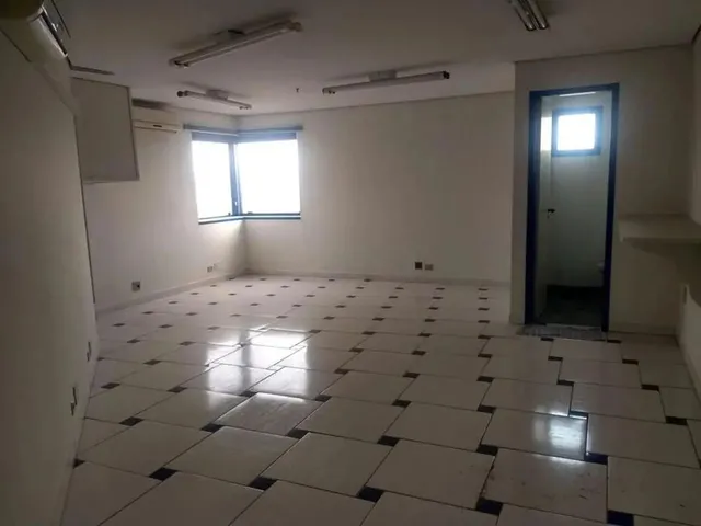 Imagem: Sala Comercial em Rua Clemente Álvares