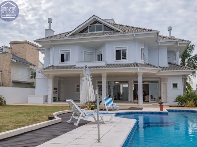 Imagem: Casa com 5 dormitórios e 4 vagas!