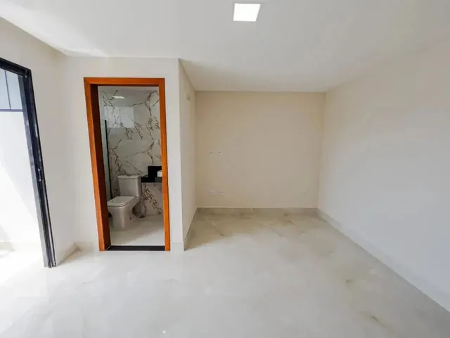 Imagem 2: Imóvel para Venda Possui 110 Metros Quadrados com 2 Quartos em Interlagos - Vila Velha