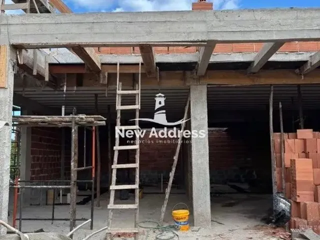 Imagem 3: Casa Nova com 2 Quartos, Suíte e Ambiente Integrado, em Construção com Entrega