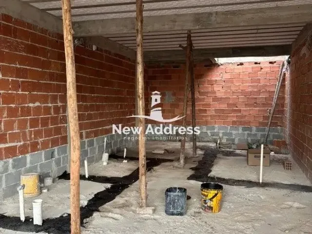 Imagem 2: Casa Nova com 2 Quartos, Suíte e Ambiente Integrado, em Construção com Entrega