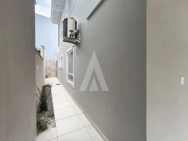 Imagem 2: Casa no Floresta Completa de Armários, Ampla, Ar Condicionado, Churrasqueira e com 03